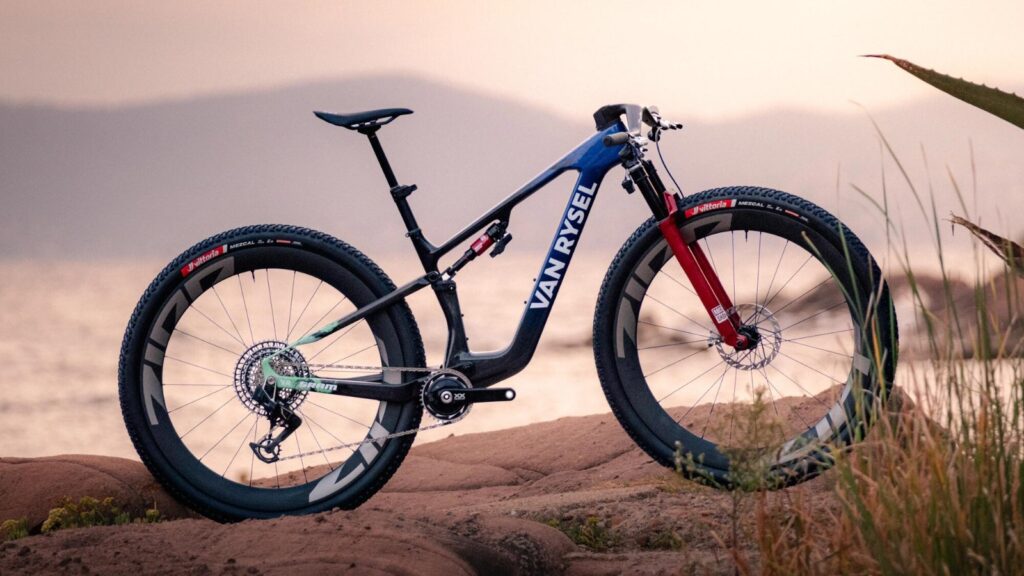 Van Rysel RCR-XC, la primera mountain bike de doble suspensión de la marca, con ruedas de 32 pulgadas